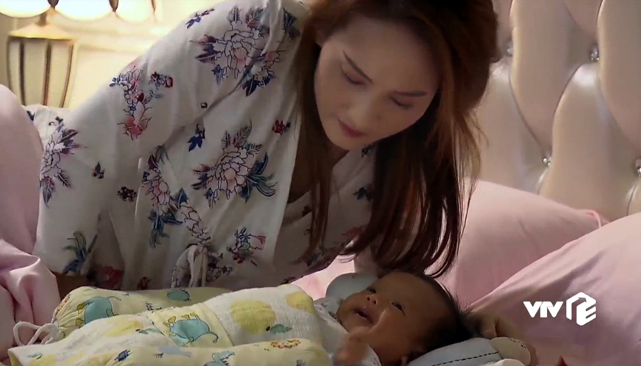 Đặc biệt bé Gia Hưng rất bện hơi Bảo Thanh, gần như không bao giờ quấy khóc khi ở bên nữ diễn viên. 