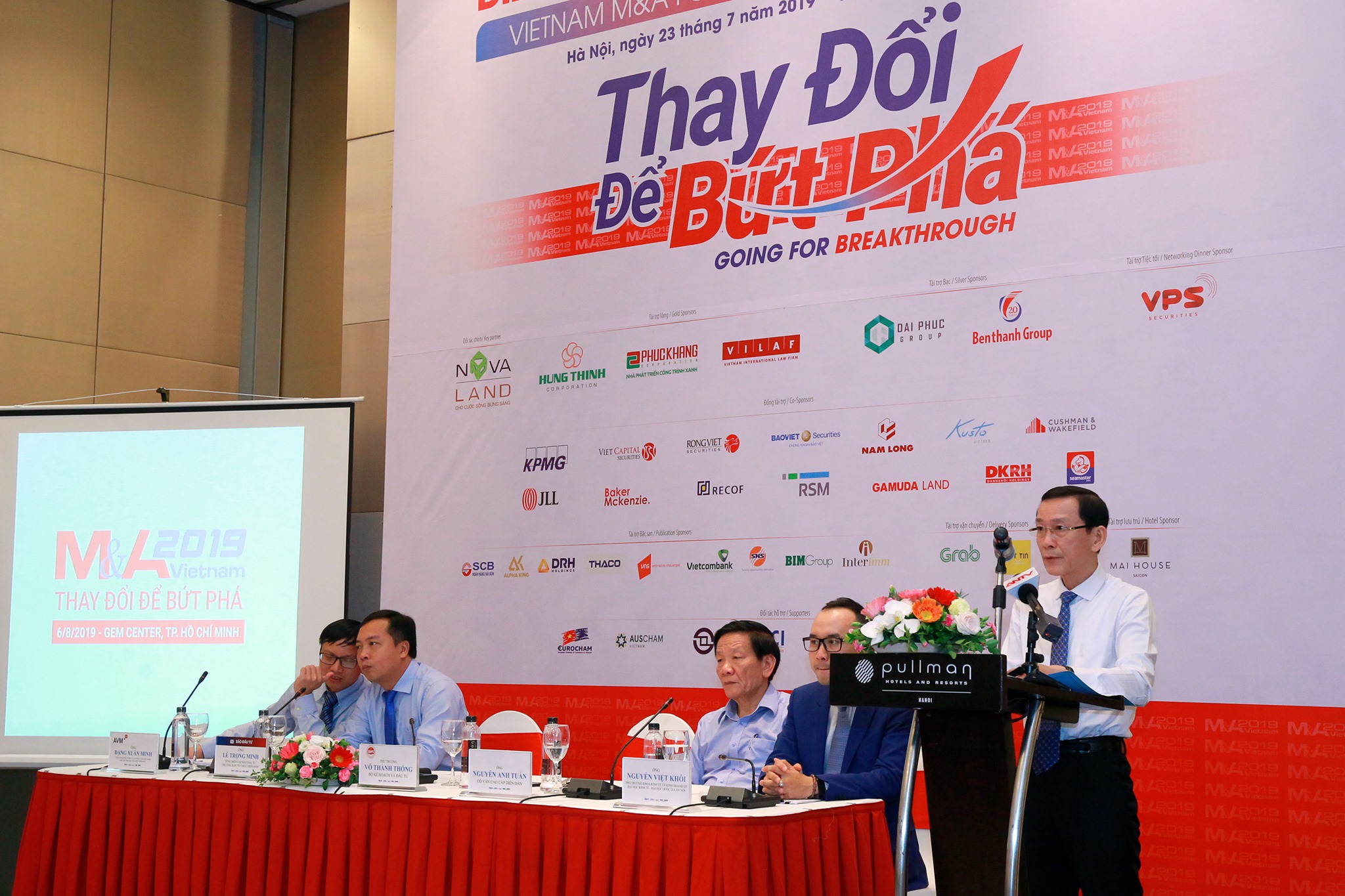 Thứ trưởng Bộ Kế hoạch và Đầu tư Võ Thành Thống cho rằng, Diễn đàn M&A Việt Nam 2019 sẽ là cầu nối giữa các nhà đầu tư trong nước và quốc tế, tạo điều kiện thúc đẩy dòng vốn đầu tư nước ngoài vào Việt Nam. Ảnh: Chí Cường.