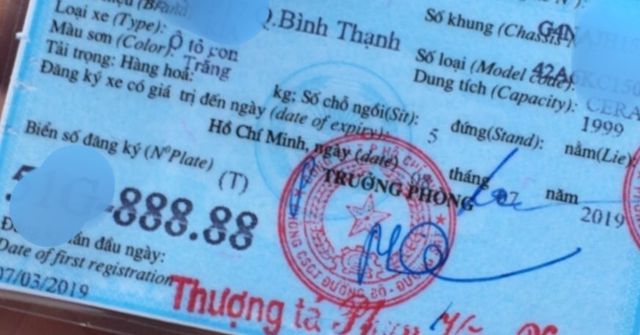 Giấy đăng ký chiếc ô tô con hiệu Kia với BKS cực đẹp 88888