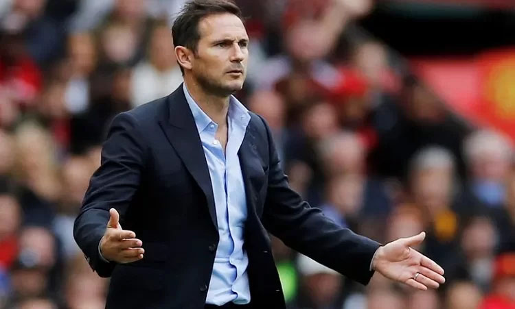Lampard thất bại trong trận đầu tiên dẫn dắt Chelsea ở Ngoại hạng Anh. Ảnh: Reuters.