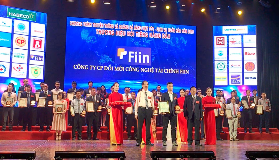Fiin Credit được vinh danh là 1 trong số 10 “Thương hiệu nổi tiếng hàng đầu năm 2019” của Việt Nam