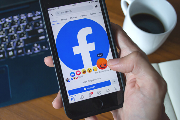 Trong thời gian qua, Facebook đã phải đối mặt với phản ứng giận dữ của các chính phủ và người dùng đối với vấn đề quyền riêng tư trên mạng xã hội. 