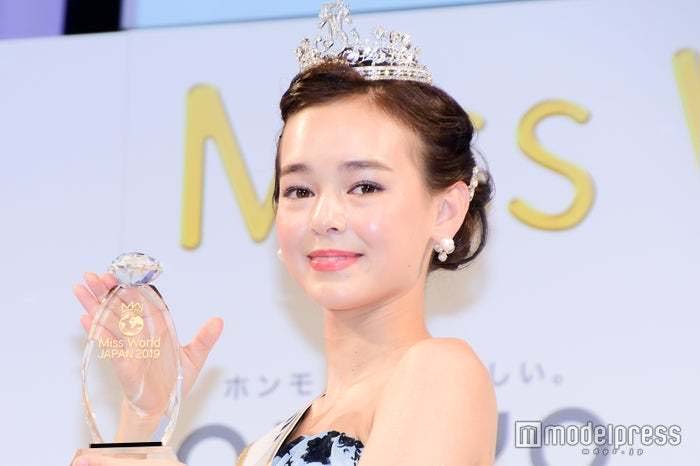 Mới đây, Nhật Bản đã tìm ra chủ nhân của chiếc vương miện cuộc thi Miss World Japan - Hoa hậu Thế giới Nhật Bản 2019. Sera Malika là cô gái xuất sắc vượt qua 29 thí sinh khác vinh dự được trao vương miện hoa hậu. 