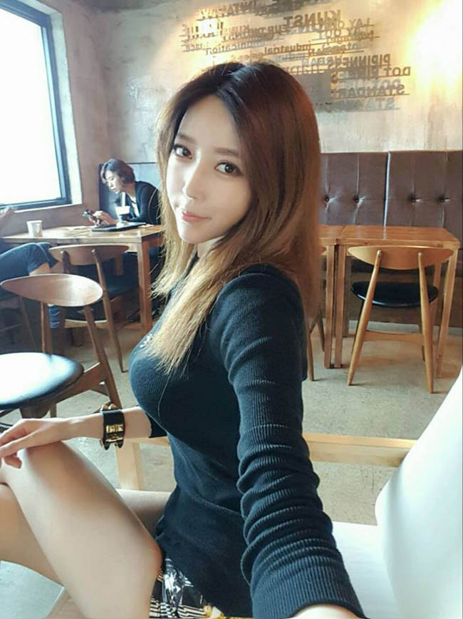 Choi Somi được khen ngợi vì vóc dáng săn chắc, sexy. Cô tiết lộ khẩu phần ăn không quá khắt khe, ăn kiêng như nhiều người nghĩ.