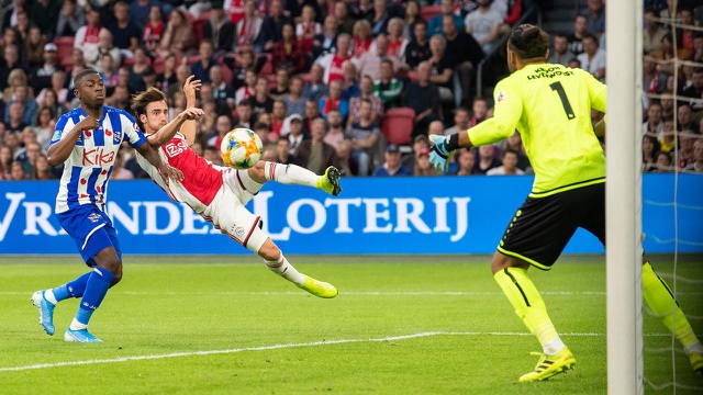 Ajax thể hiện đẳng cấp cao hơn hẳn Heerenveen trong chiến thắng 4-1