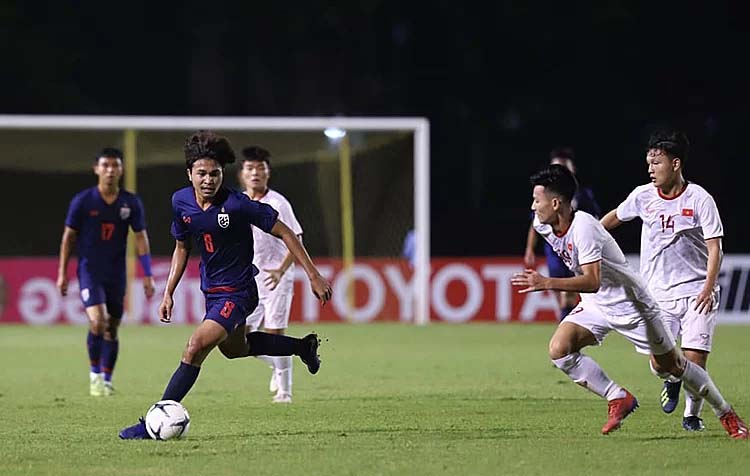 HLV Philippe Troussier đã có màn ra mắt hoàn hảo khi giúp U19 Việt Nam thắng lợi. Ảnh: FAT.