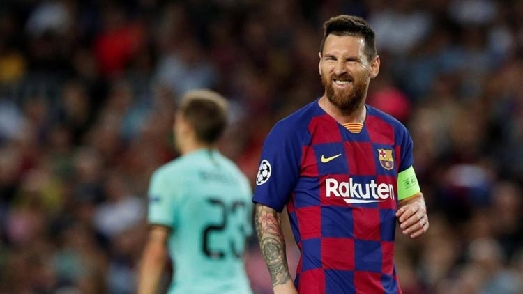 Messi vừa giành giải The Best và đang cạnh tranh Quả Bóng Vàng cùng Ronaldo, Van Dijk. Ảnh: Reuters.