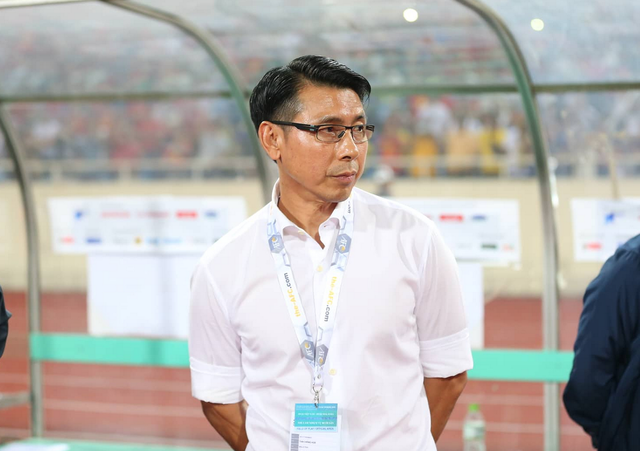 HLV Tan Cheng Hoe nhận án phạt cảnh cáo từ FIFA do bỏ không tham dự họp báo sau trận thua trước đội tuyển Việt Nam ngày 10/10