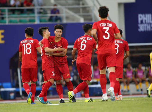 Đức Chinh ghi 4 bàn vào lưới U22 Brunei