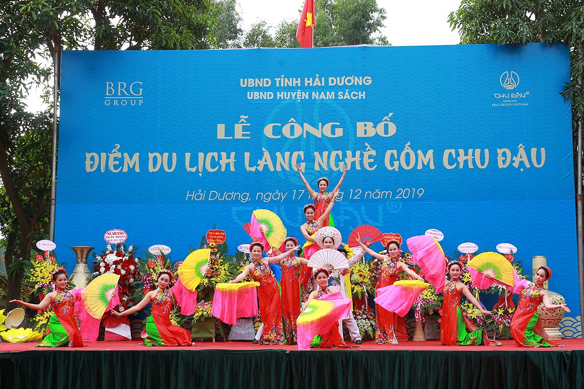 Đến nay c&ugrave;ng với mạng lưới kinh doanh thương mại rộng khắp của Tập đo&agrave;n BRG v&agrave; Hapro, c&aacute;c sản phẩm gốm của Chu Đậu được người ti&ecirc;u d&ugrave;ng tin tưởng v&agrave; khẳng định được thương hiệu tr&ecirc;n thị trường.
