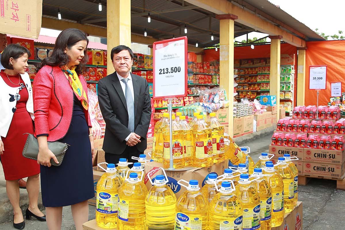 Được biết, việc triển khai công tác bán hàng kích cầu tiêu dùng tại các huyện ngoại thành là một trong những chủ trương lớn của thành phố Hà Nội trong những năm gần đây và đồng thời cũng là định hướng phát triển thị trường nội địa của Hapro.