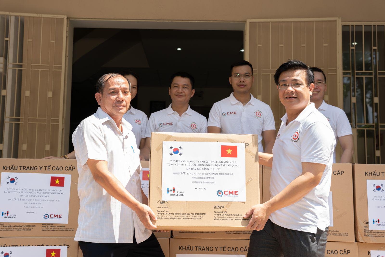 Cty CME và HSV  hỗ trợ khẩu trang y tế đến bà con người Việt tại Hàn Quốc