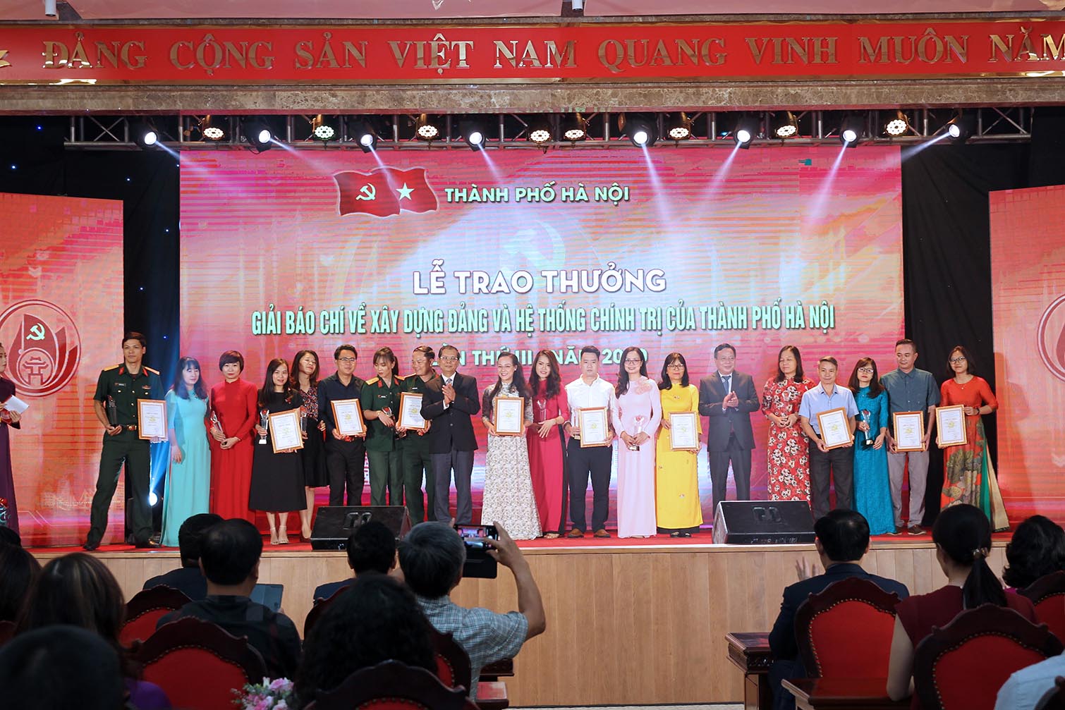 Các tác giả đoạt Giải C Giải Báo chí về xây dựng Đảng và hệ thống chính trị của Thành phố Hà Nội