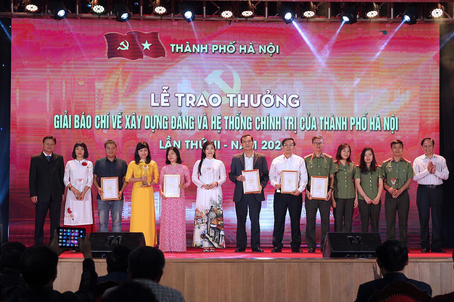 Các tác giả đoạt giải B Giải Báo chí về xây dựng Đảng và hệ thống chính trị của Thành phố Hà Nội