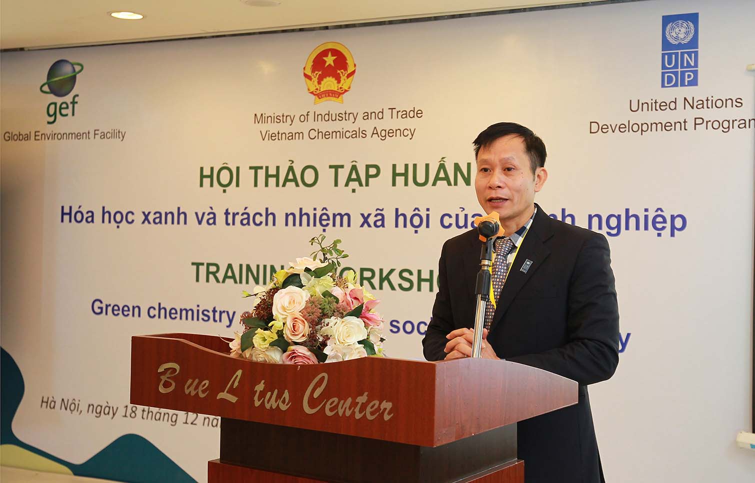 Ông Đào Xuân Lai – Trưởng phòng Biến đổi khí hậu và Môi trường, Trợ lý Trưởng đại diện thường trú UNDP phát biểu khai mạc hội thảo.