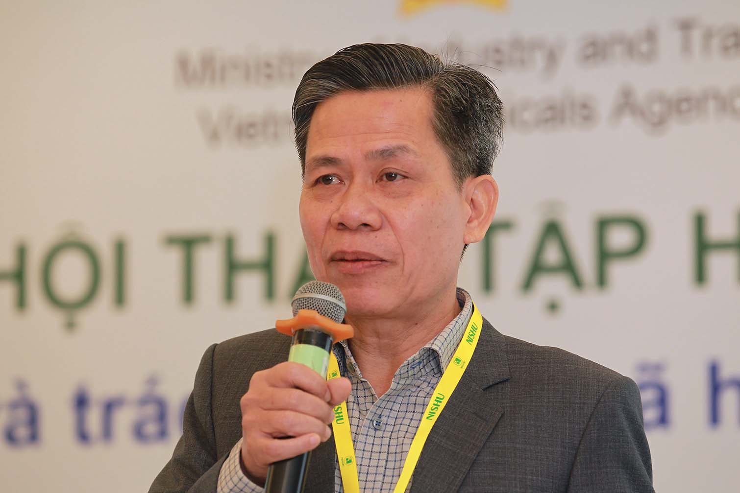 Ông Đặng Anh Tú – Chủ tịch HĐQT Công ty Cổ phần Sơn Nishu chia sẻ về quá trình áp dụng hóa học xanh trong quá trình sản xuất tại công ty.