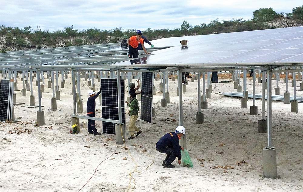 Một Dự án điện mặt trời đang được triển khai xây dựng tại khu vực ven biển huyện Lệ Thủy (Quảng Bình)