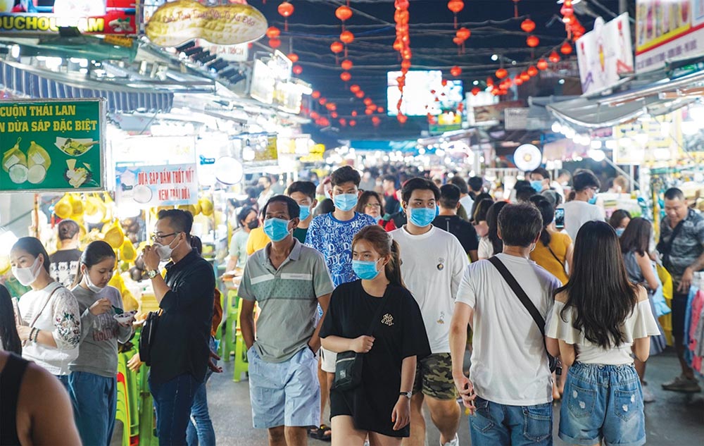 Chợ đêm Phú Quốc chật kín khách du lịch vào dịp 30/4 - 1/5	 Ảnh: Hồng Hạnh
