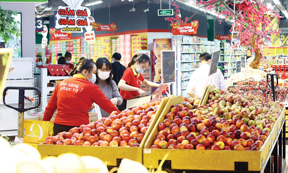Các loại trái cây nhập khẩu từ Mỹ được bày bán tại nhiều siêu thị ở Việt Nam 	ảnh: đ.t