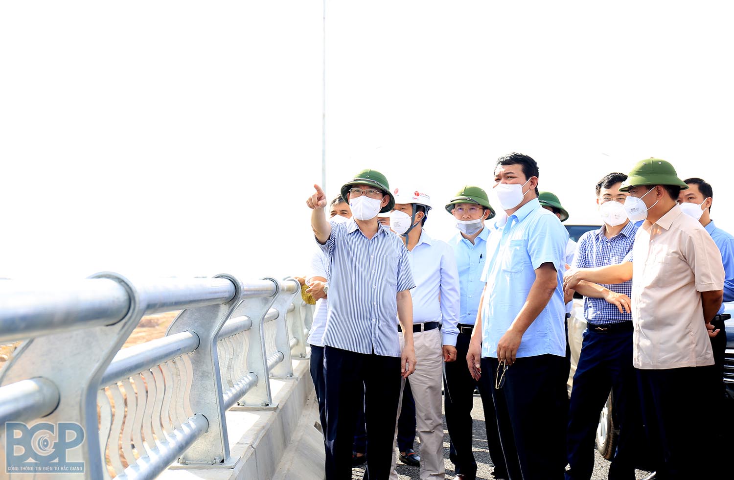 Chủ tịch UBND tỉnh Lê Ánh Dương kiểm tra tiến độ Dự án Khu đô thị mới phía Tây thị trấn Vôi. Ảnh: BGP/Dương Thủy