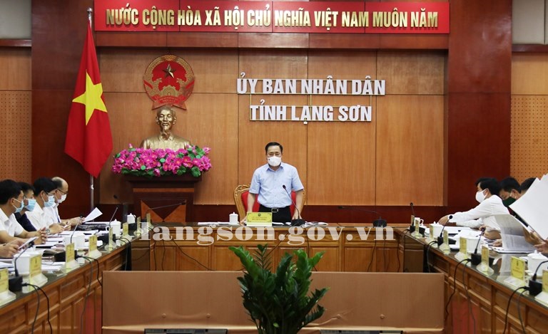 Đồng chí Hồ Tiến Thiệu, Chủ tịch UBND tỉnh phát biểu kết luận cuộc họp
