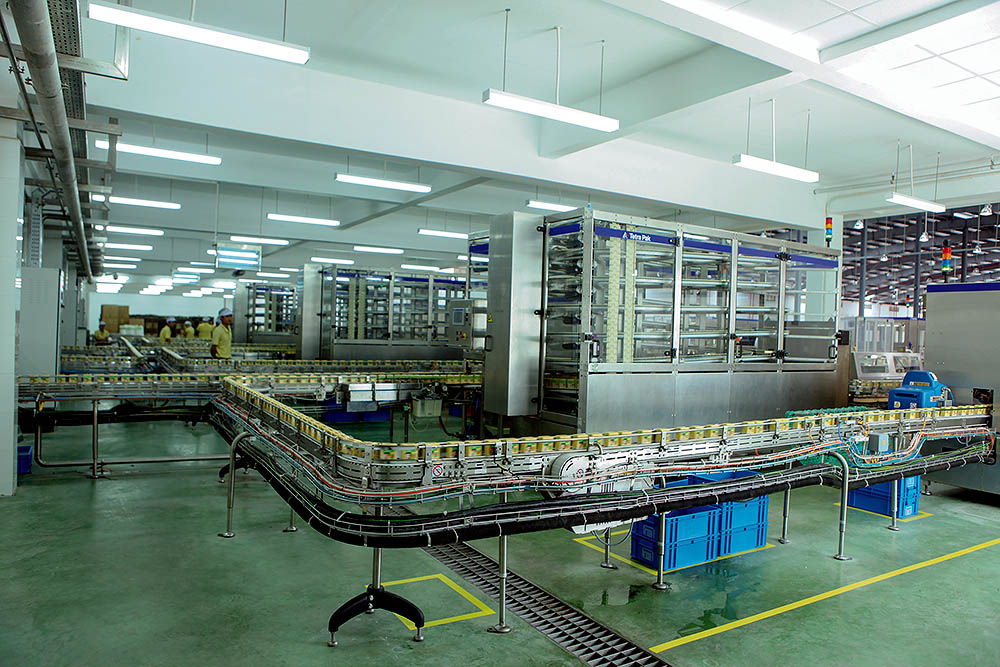 Dây chuyền sản xuất sữa đậu nành Vinasoy của Công ty cổ phần Đường Quảng Ngãi