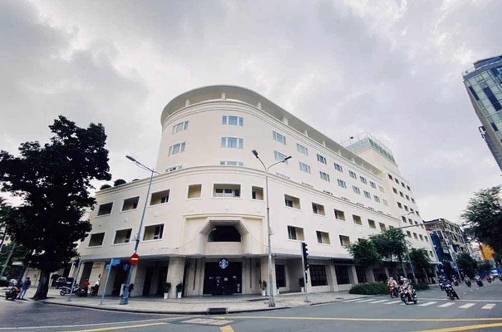 Chi nhánh tại tầng 1 khách sạn Rex, địa chỉ 141 Nguyễn Huệ đã chính thức đóng cửa vĩnh viễn.