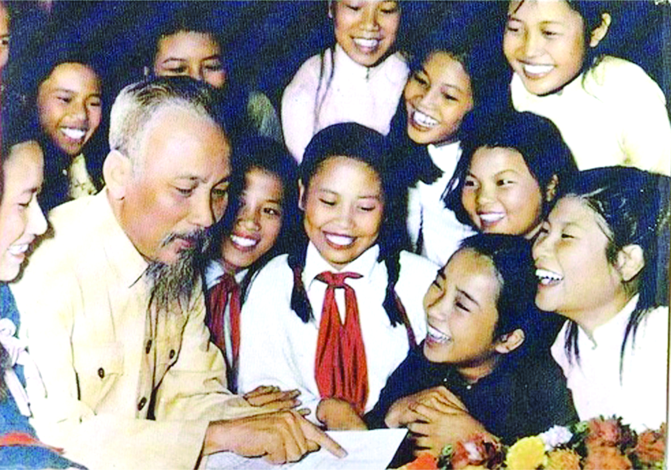 Trong muôn vàn tình yêu thương cho dân tộc Việt Nam, Bác Hồ luôn dành những tình cảm đặc biệt cho các thế hệ thiếu niên, nhi đồng 