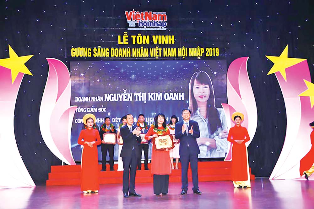 doanh nhân Nguyễn Thị Kim Oanh được tôn vinh năm 2019, nhân kỷ niệm 15 năm Ngày doanh nhân Việt Nam