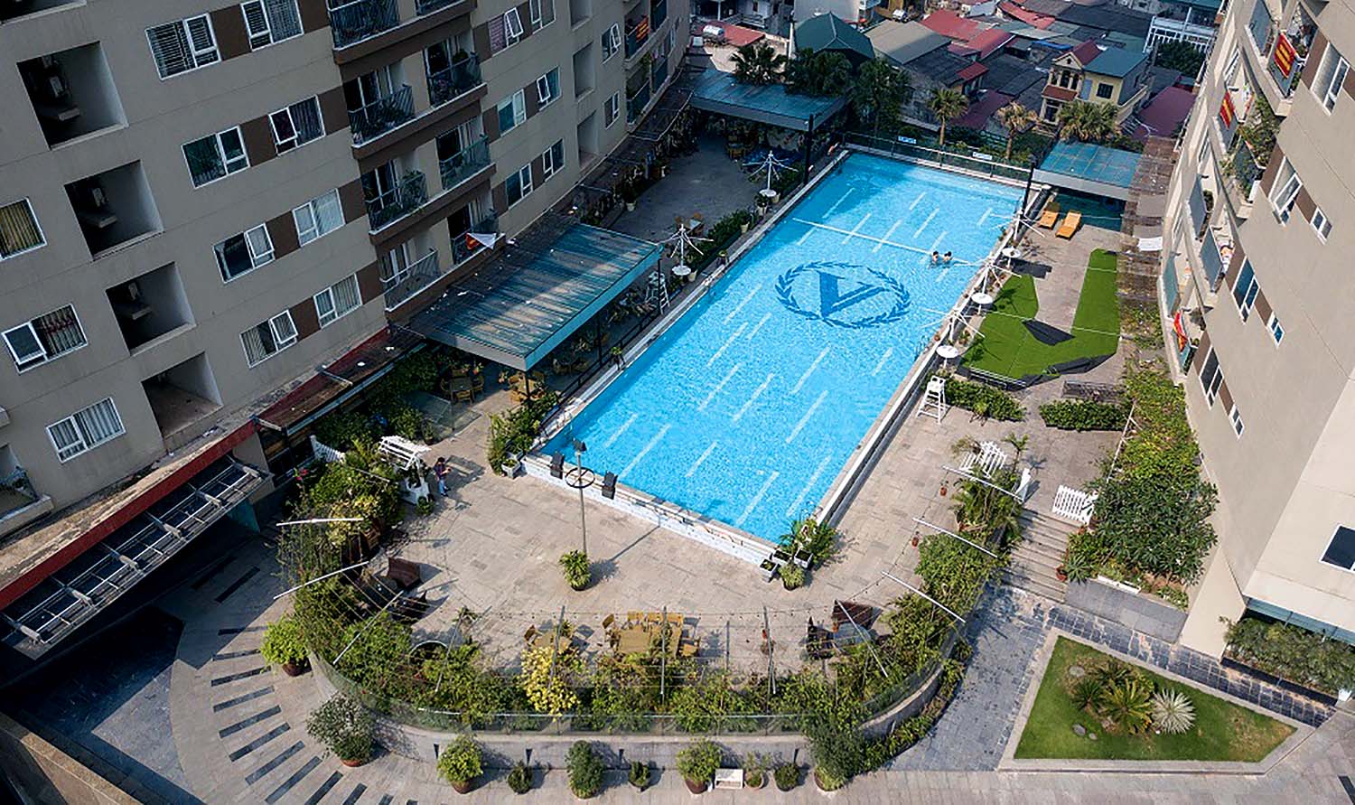 Bể bơi tại tầng 5 The Van Phu - Victoria (Khu đô thị mới Văn Phú, Hà Đông, Hà Nội) của Văn Phú - Invest