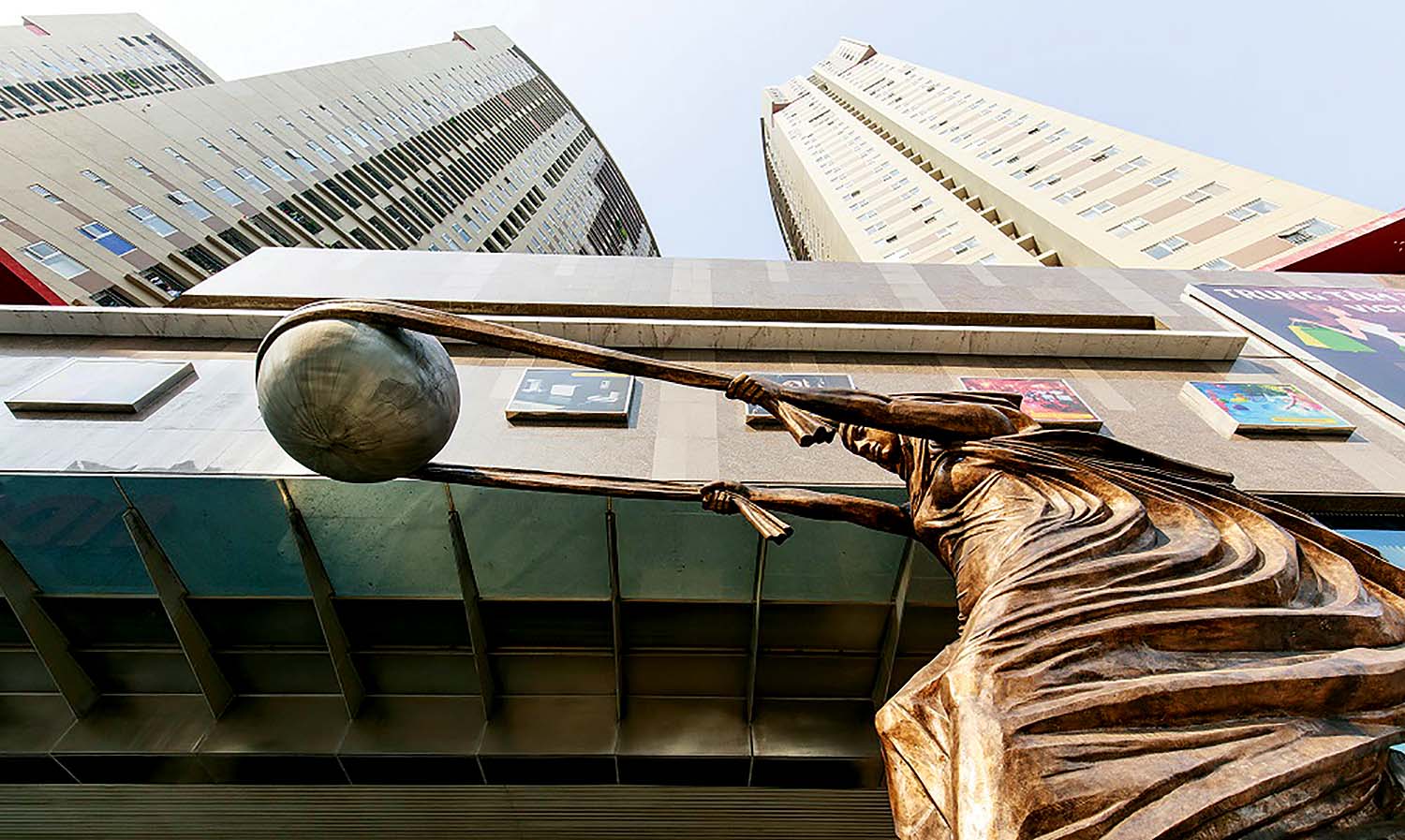 ) Văn Phú - Invest đưa nhiều tác phẩm điêu khắc nghệ thuật vào khuôn viên các Dự án