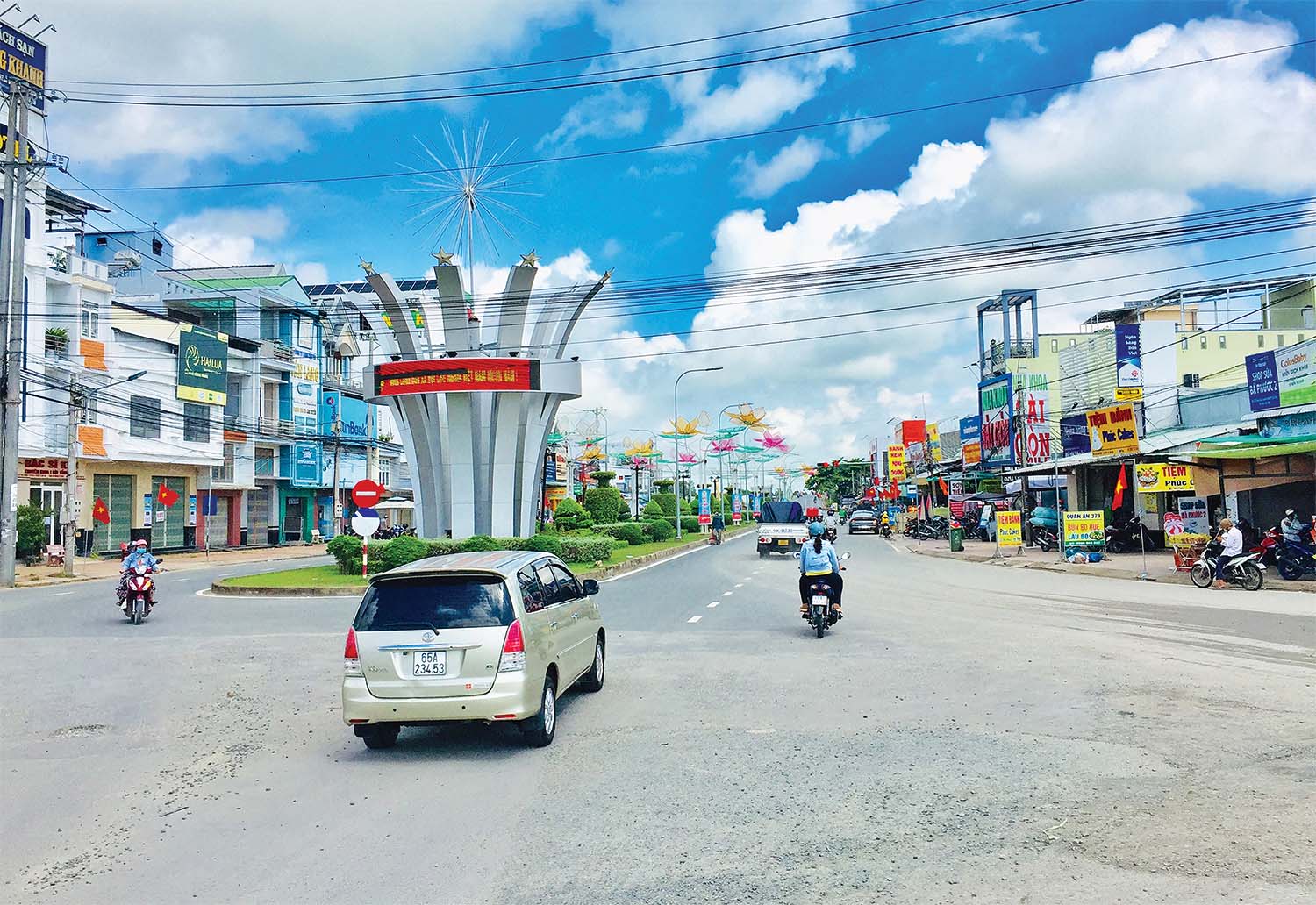 Hạ tầng trung tâm huyện Cờ Đỏ ngày một hoàn thiện