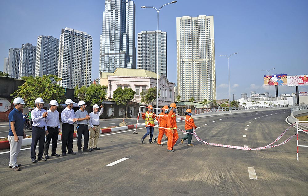 Ngày Dự án Sửa chữa đường Nguyễn Hữu Cảnh thông xe cũng là ngày “phán quyết” siêu máy bơm