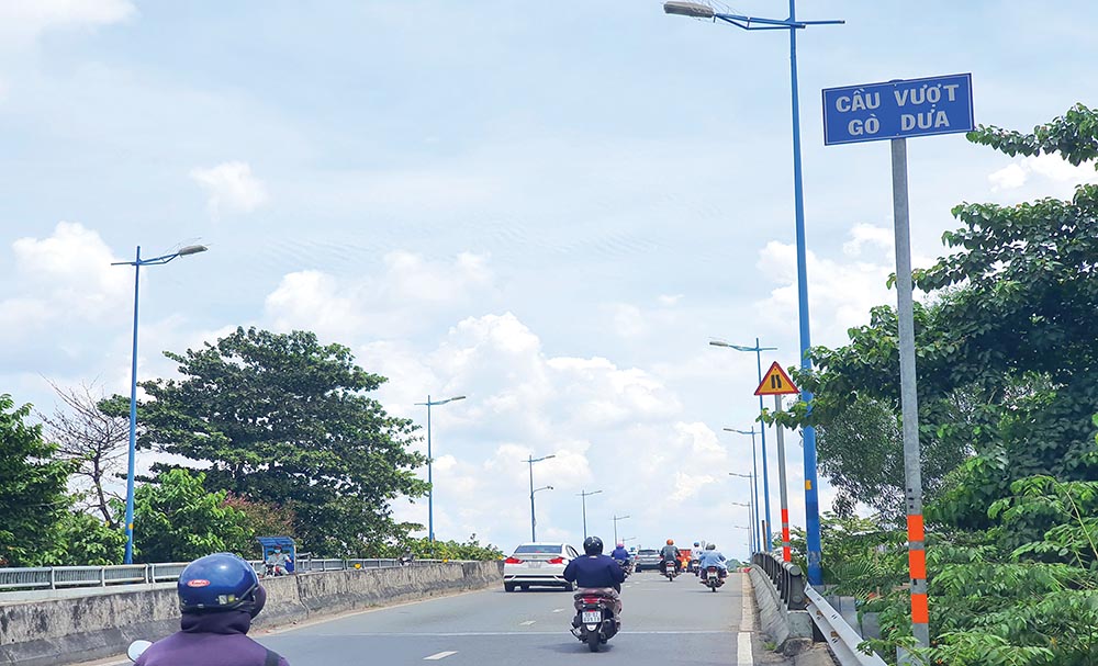 Đoạn tuyến kết nối từ đường Phạm Văn Đồng đến nút giao thông Gò Dưa - Quốc lộ 1 khi hoàn thành sẽ giảm áp lực giao thông trên các tuyến cửa ngõ, hướng tâm vào khu vực nội đô TP.HCM. Trong ảnh: Cầu vượt Gò Dưa 	ảnh: lê toàn