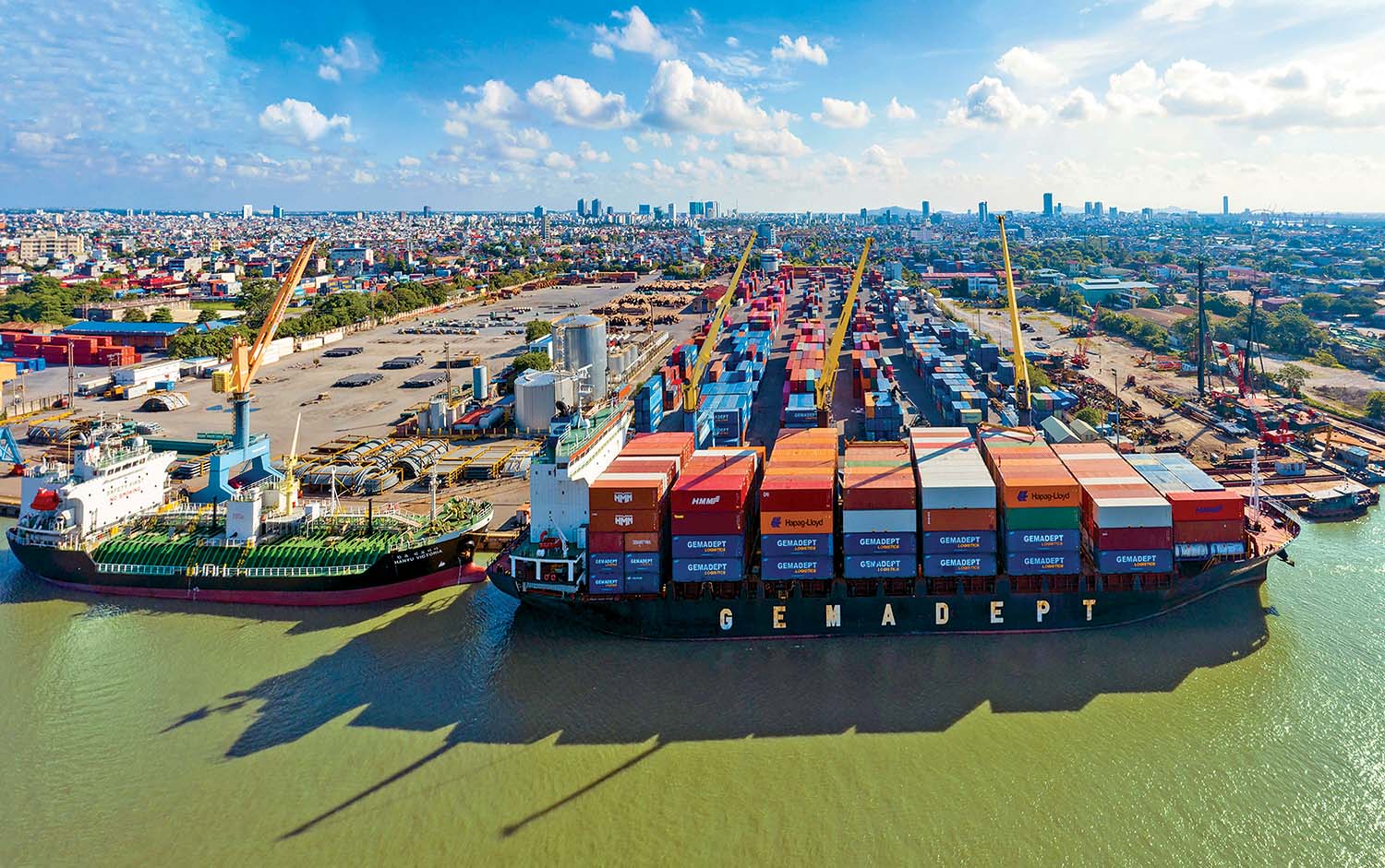 Lợi thế lớn nhất của Hải Phòng chính là hệ thống cảng biển quốc tế.
