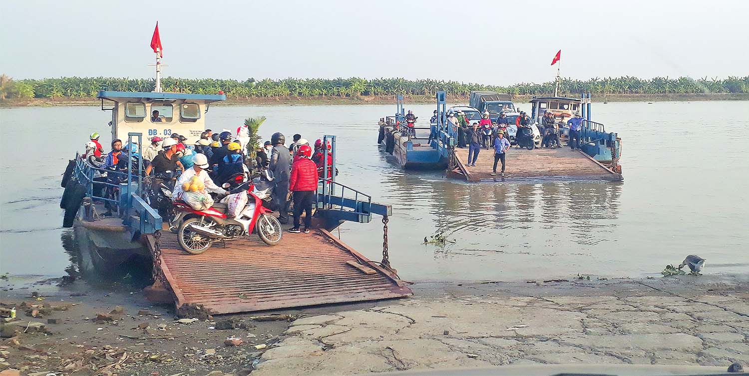 Những chuyến phà giờ đây đã lùi về dĩ vãng khi cầu Quang Thanh được đưa vào sử dụng	ảnh: thanh tân