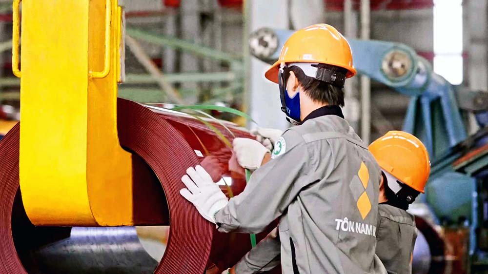 Thép Nam Kim muốn tăng giá trị sản phẩm tôn mạ thông qua đầu tư nhà máy mới 	Ảnh: Lê Toàn