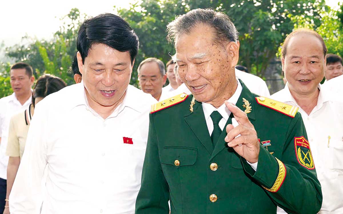 Ngày 22/4/2025, nhân kỷ niệm 50 năm Ngày Giải phóng miền Nam, thống nhất đất nước (30/4/1975 - 30/4/2025), Chủ tịch nước Lương Cường đến thăm và bày tỏ sự tri ân sâu sắc đối với những cống hiến to lớn của Anh hùng Lực lượng vũ trang nhân dân Tô Văn Đực (mặc quân phục). Đây là sự ghi nhận của Đảng và Nhà nước với những đóng góp to lớn của ông trong sự nghiệp đấu tranh giải phóng dân tộc và xây dựng đất nước.