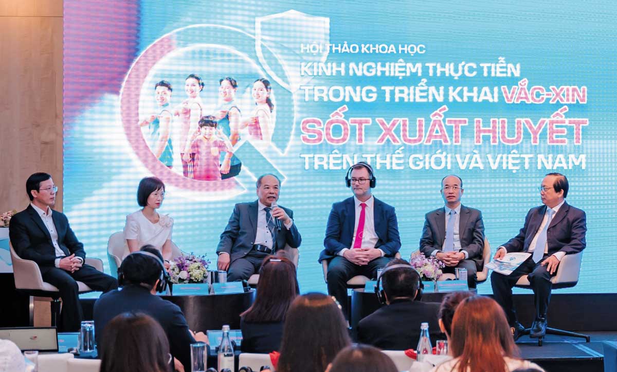 Các chuyên gia y tế tại Hội thảo cảnh báo sốt xuất huyết Dengue có thể để lại di chứng  kéo dài và chi phí điều trị cao, lên đến cả tỷ đồng cho ca nặng, thậm chí có thể gây tử vong