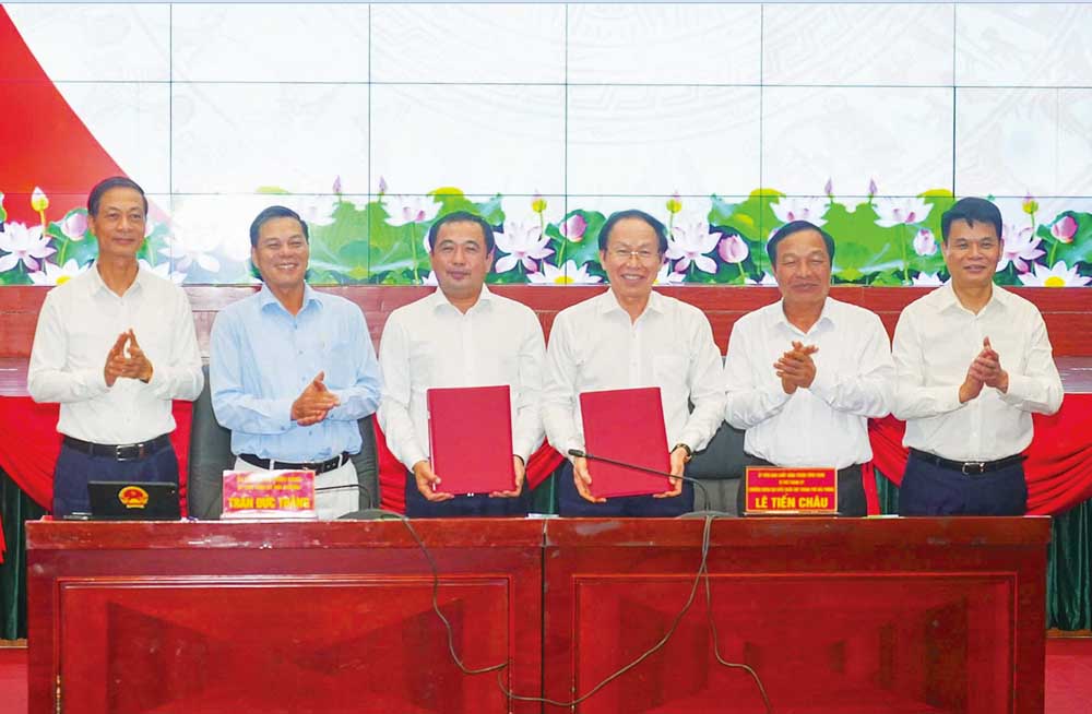 Lãnh đạo TP. Hải Phòng và tỉnh Hải Dương ký kế hoạch phối hợp xây dựng và triển khai Đề án hợp nhất Hải Dương và Hải Phòng