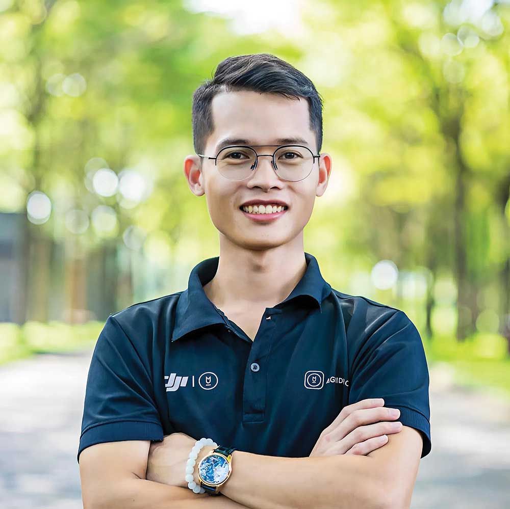 Công nghệ giúp tôi chinh phục bầu trời, nhưng văn hóa và ẩm thực mới là thứ giữ tôi lại với cội rễ.	- CEO Nguyễn Văn Thiên Vũ 