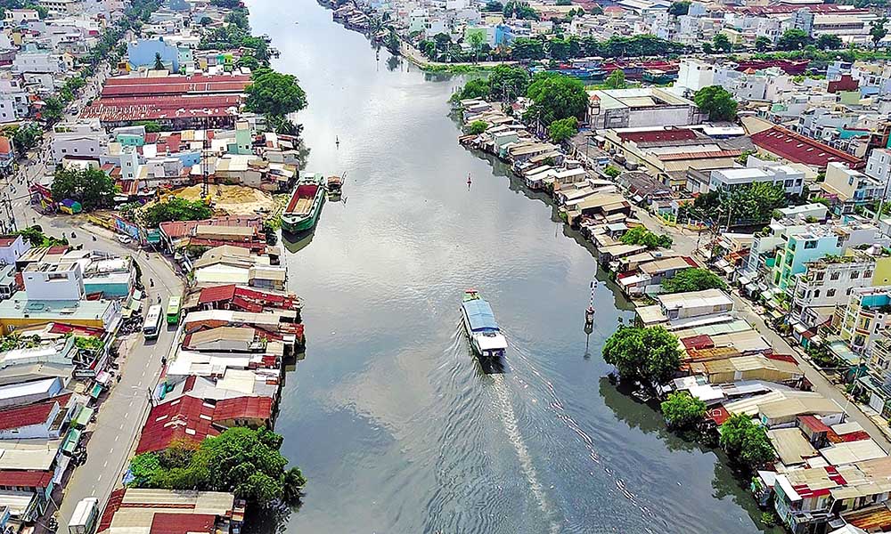 TP.HCM có hệ thống kênh rạch chằng chịt, đây cũng là trục tiêu thoát nước chính	