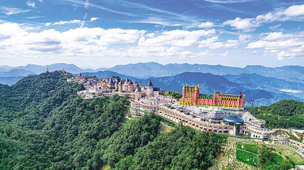 Khu du lịch Sun World Ba Na Hills là một trong những điểm đến thu hút du khách ở Đà Nẵng