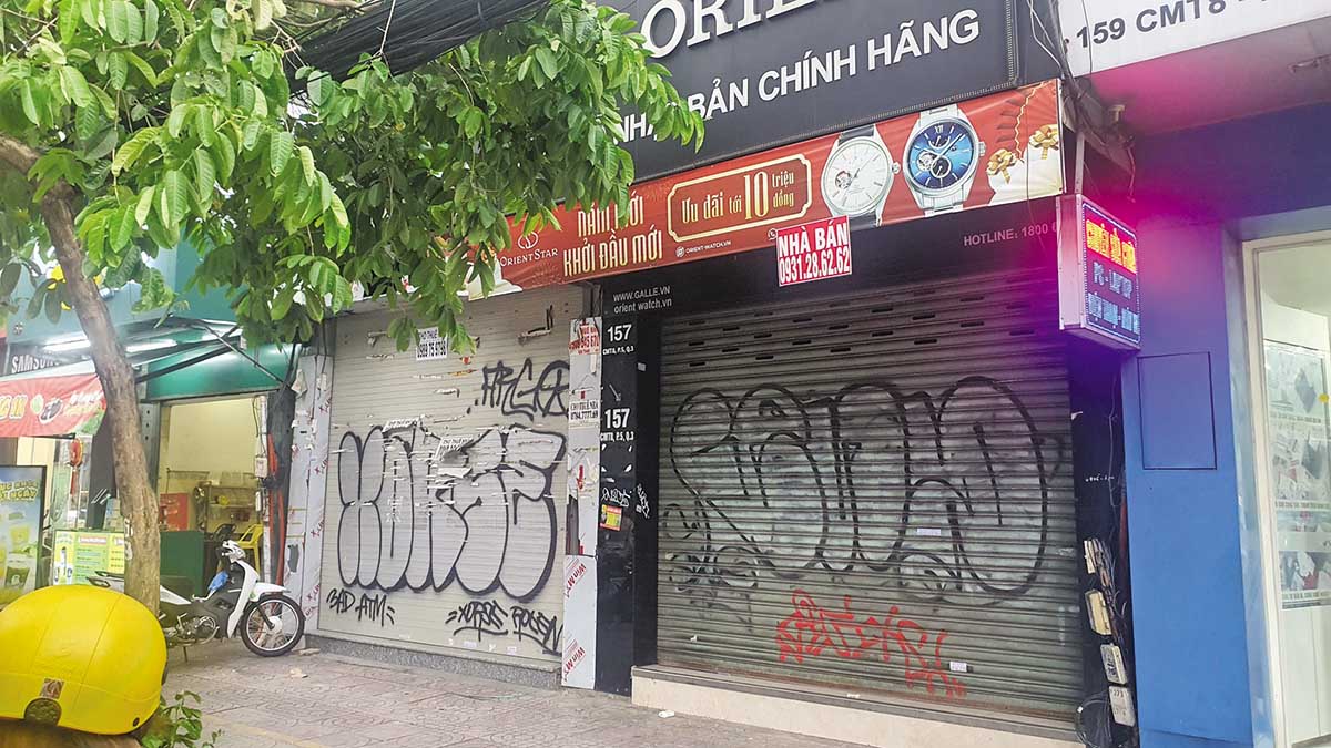 Nhiều căn nhà trên những tuyến phố có vị trí đắc địa tại TP.HCM nhưng cũng lâm cảnh vắng khách thuê (Ảnh: Lê Toàn)