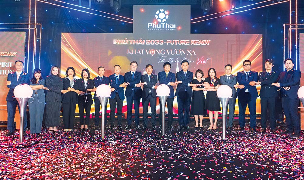 Đội ngũ lãnh đạo Tập đoàn Phú Thái trong Lễ công bố Chiến lược Phú Thái 2033 - Future Ready	ảnh: dũng minh