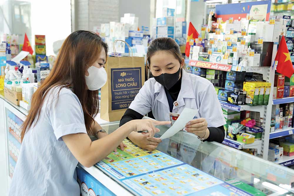 Người tiêu dùng dễ dàng tra cứu nguồn gốc sản phẩm ngay tại nhà thuốc Long Châu nhờ nền tảng công nghệ từ Tập đoàn FPT