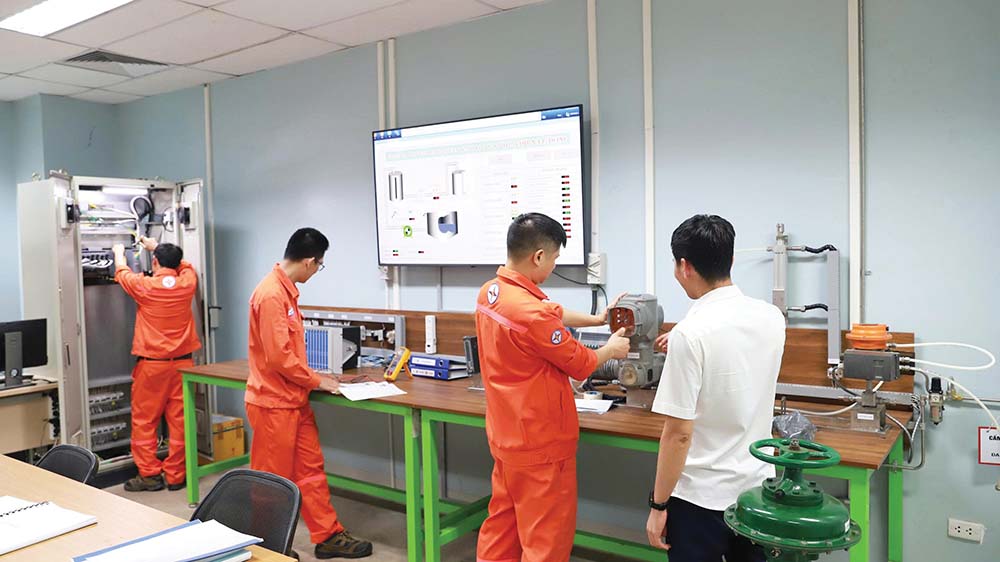 Phòng thí nghiệm được sử dụng để thực hiện kiểm tra, hỏi thi thực hành sát hạch nghề cho chức danh Vận hành và Sửa chữa C&I