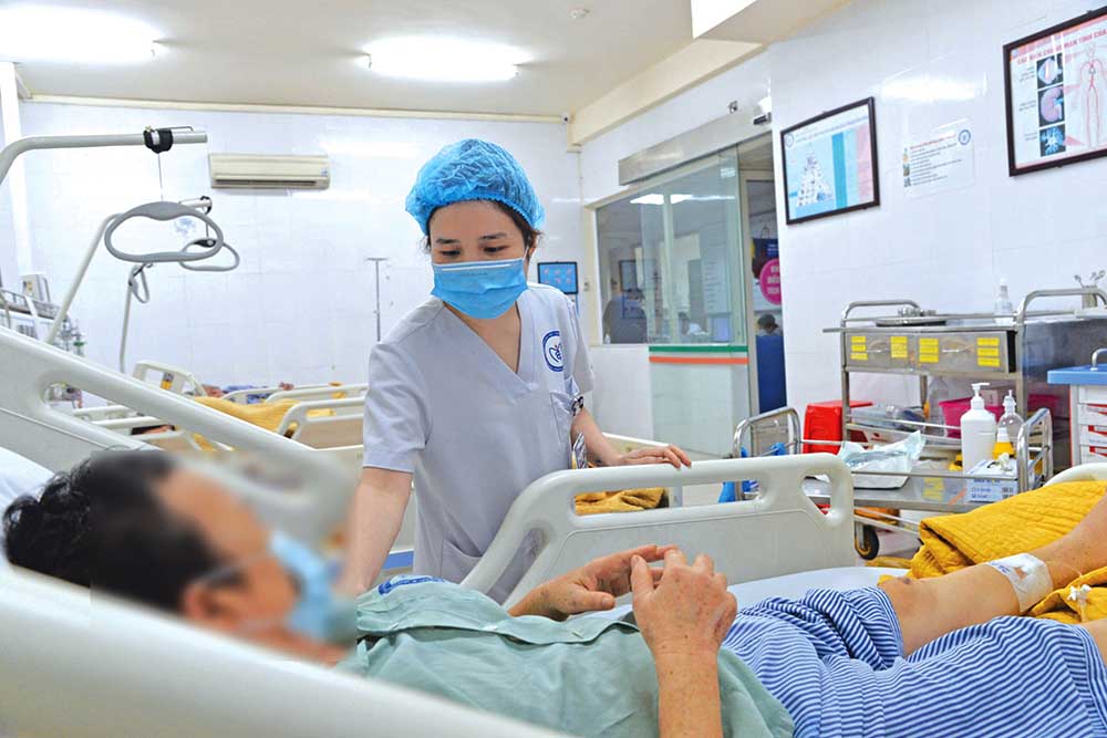 Một bệnh nhân đái tháo đường đang điều trị tại cơ sở y tế