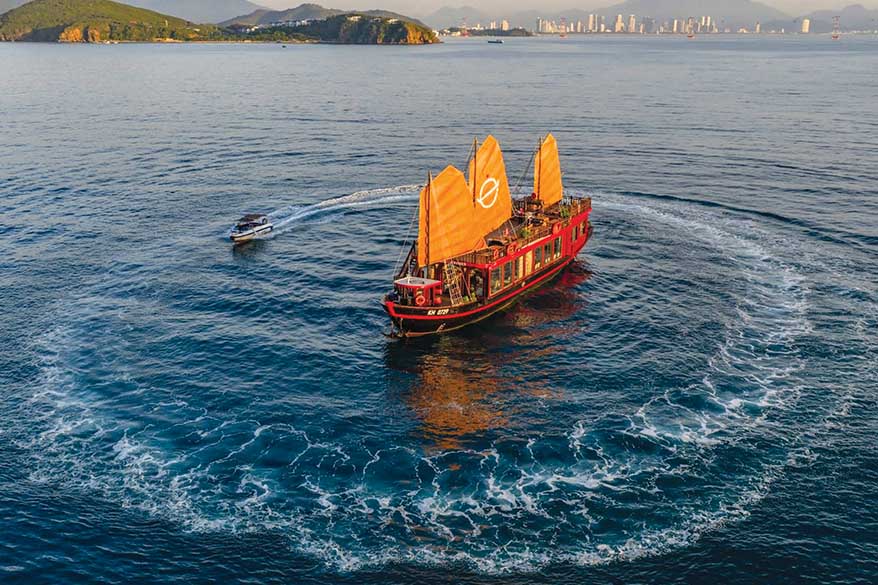 Du thuyền sang trọng Emperor Cruises tại Nha Trang (Ảnh: luxgroup)