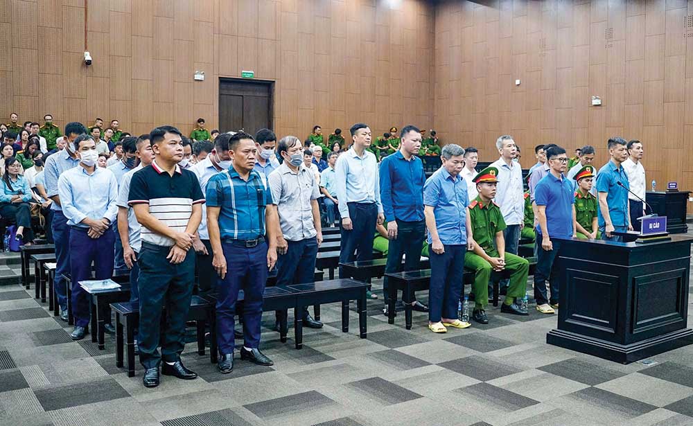 Các bị cáo bị truy tố trước tòa